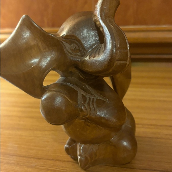 Vintage Genuine Monkey Pod Wood Hand Carved Circus Elephant w/Ball 1980s - Picture 2 of 7